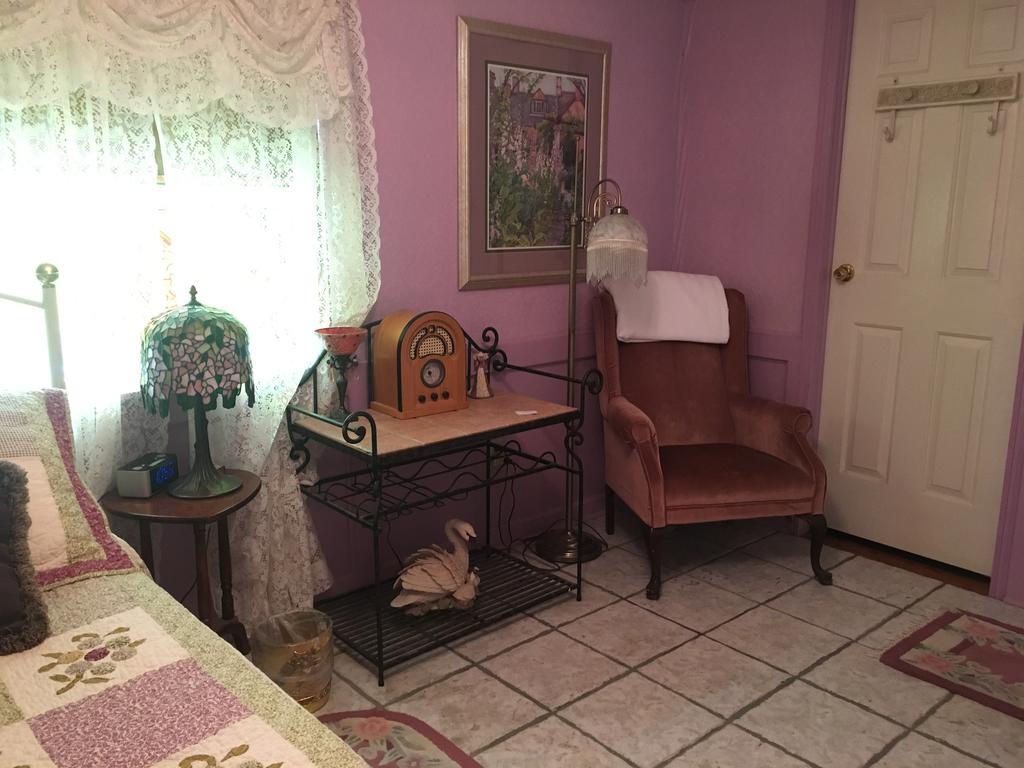Shady Lady Bed And Breakfast Scottys Junction Exterior foto